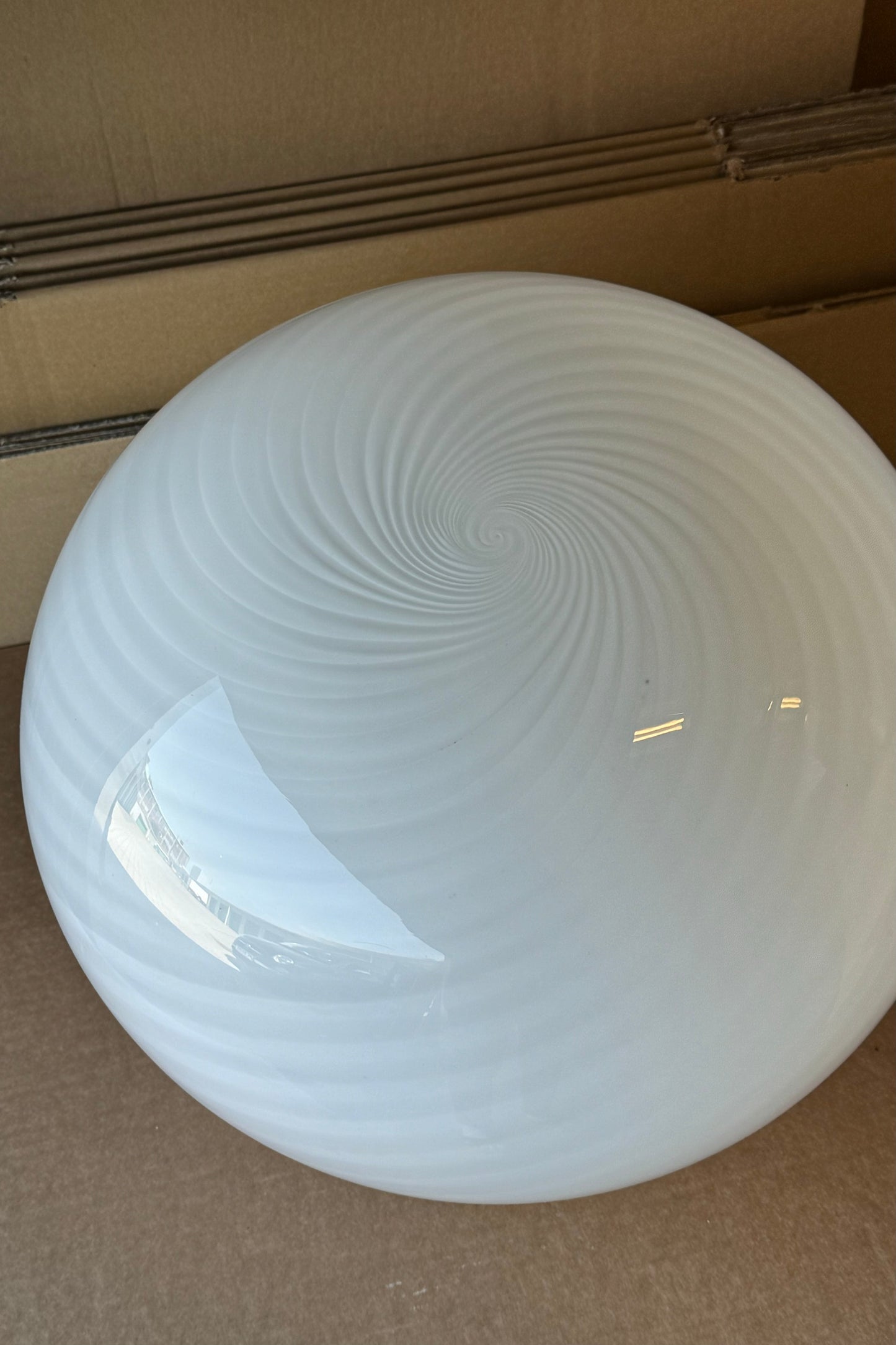 Stor vintage Murano oval hvid swirl pendel lampe D:40 cm