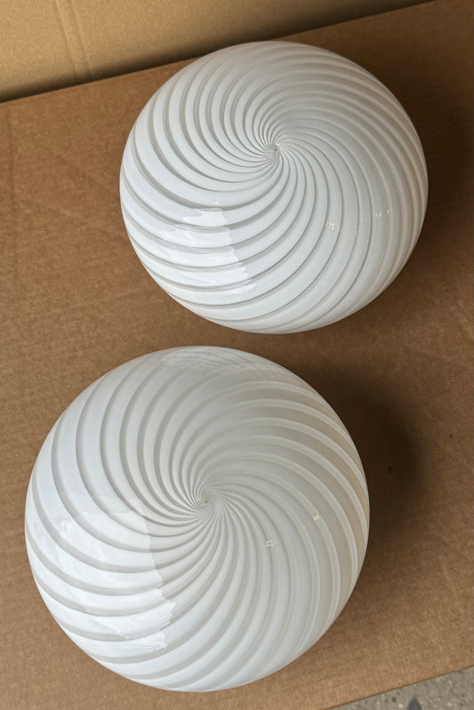 Sæt af vintage Murano hvid swirl plafond lamper D:24 cm