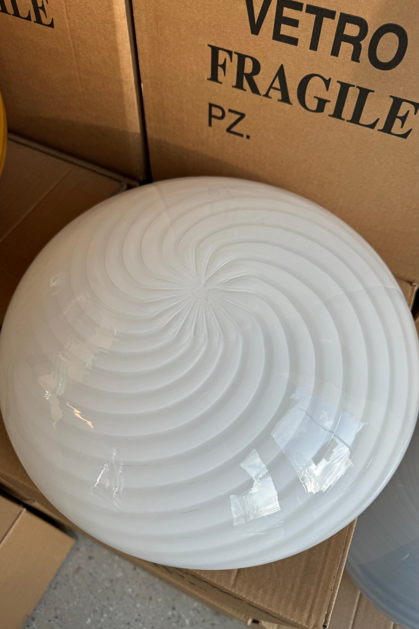 Stor vintage Murano hvid plafond loftlampe / væglampe D:38 cm