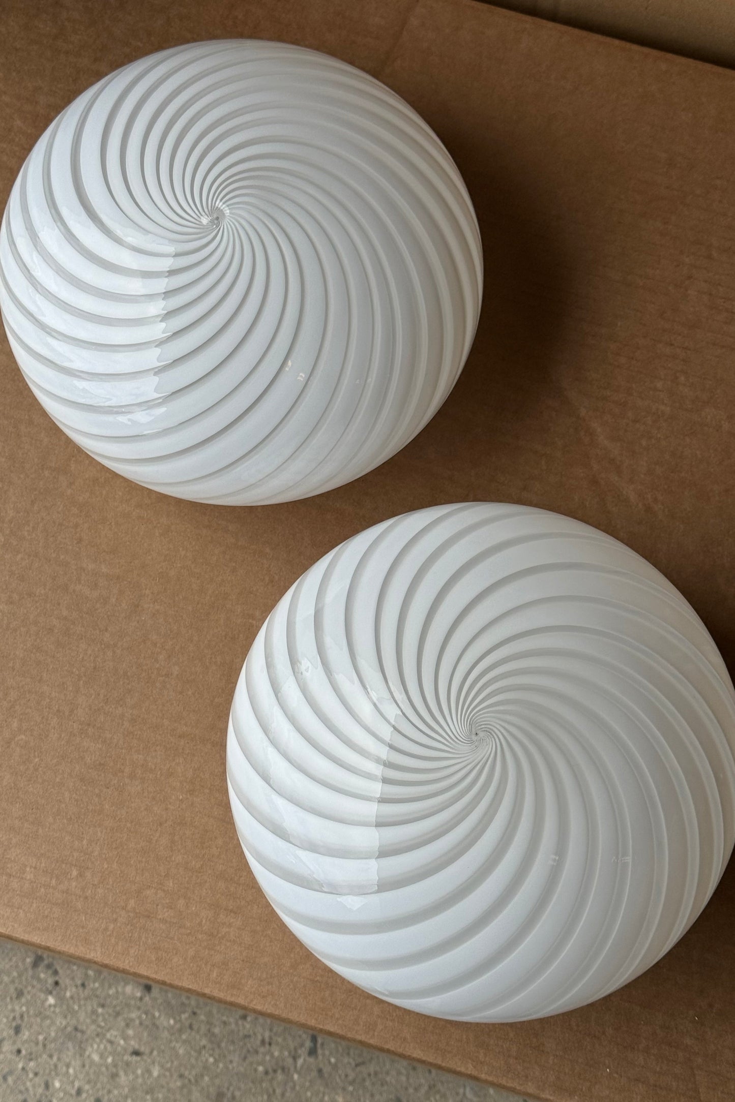 Sæt af vintage Murano hvid swirl plafond lamper D:24 cm